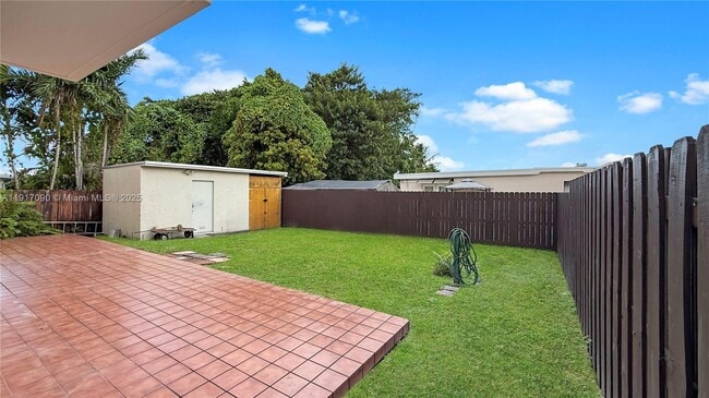 Building Photo - 8877 SW 36th St