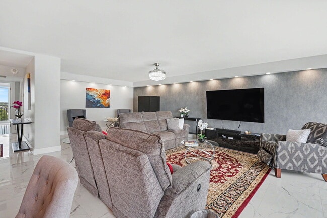 Building Photo - 4280 Galt Ocean Dr