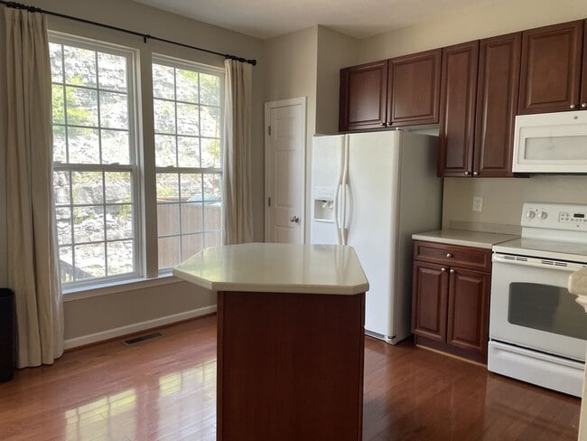 Building Photo - 3 Bedroom/2.5 Bath Townhome in Great Location