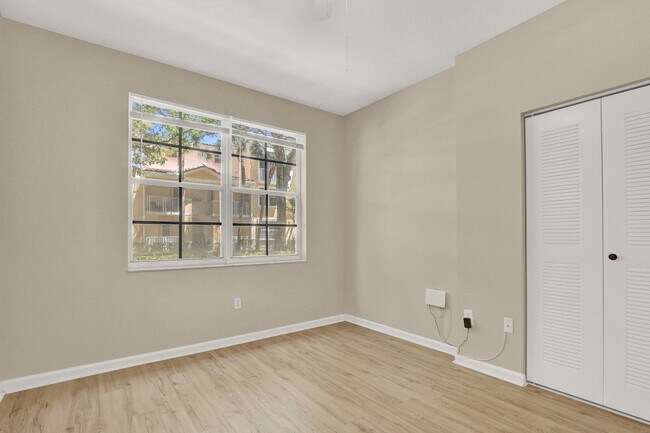 Building Photo - 4812 S Central Blvd