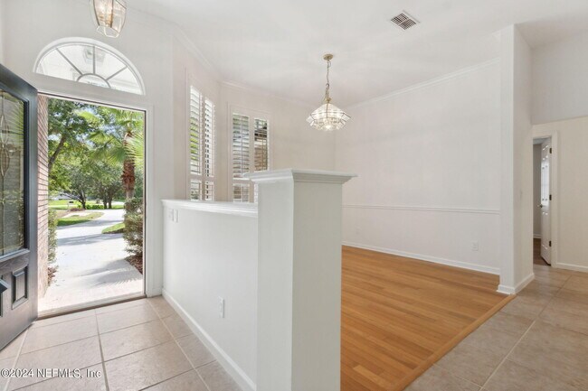 Building Photo - 1181 Westwood Dr