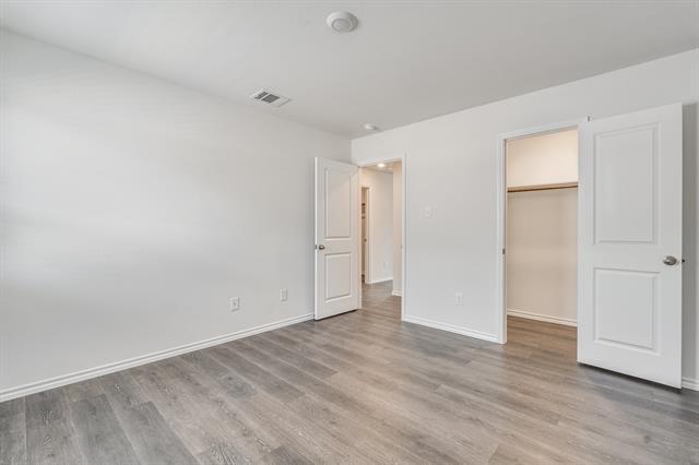 Building Photo - 2125 Croton Ave