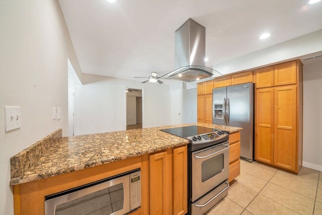 Building Photo - Great 6 Bedroom home near ASU with large BASEMENT