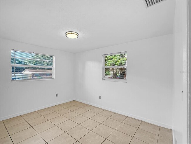 Building Photo - 1821 Bellgrove St