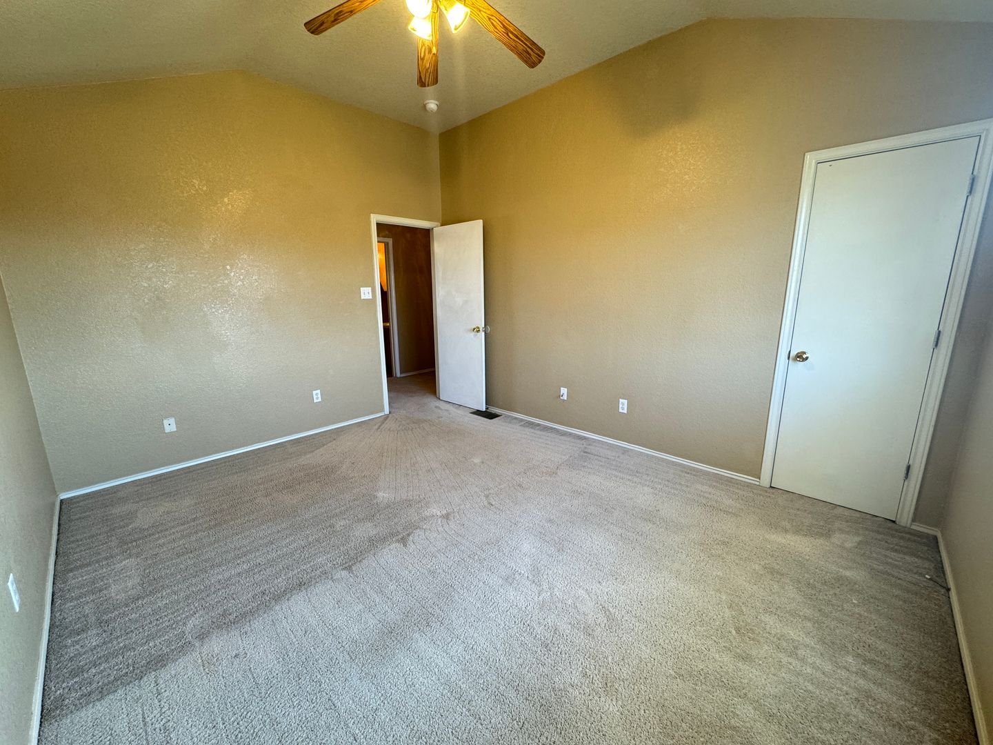 Building Photo - 1712 Old FM 440 Rd