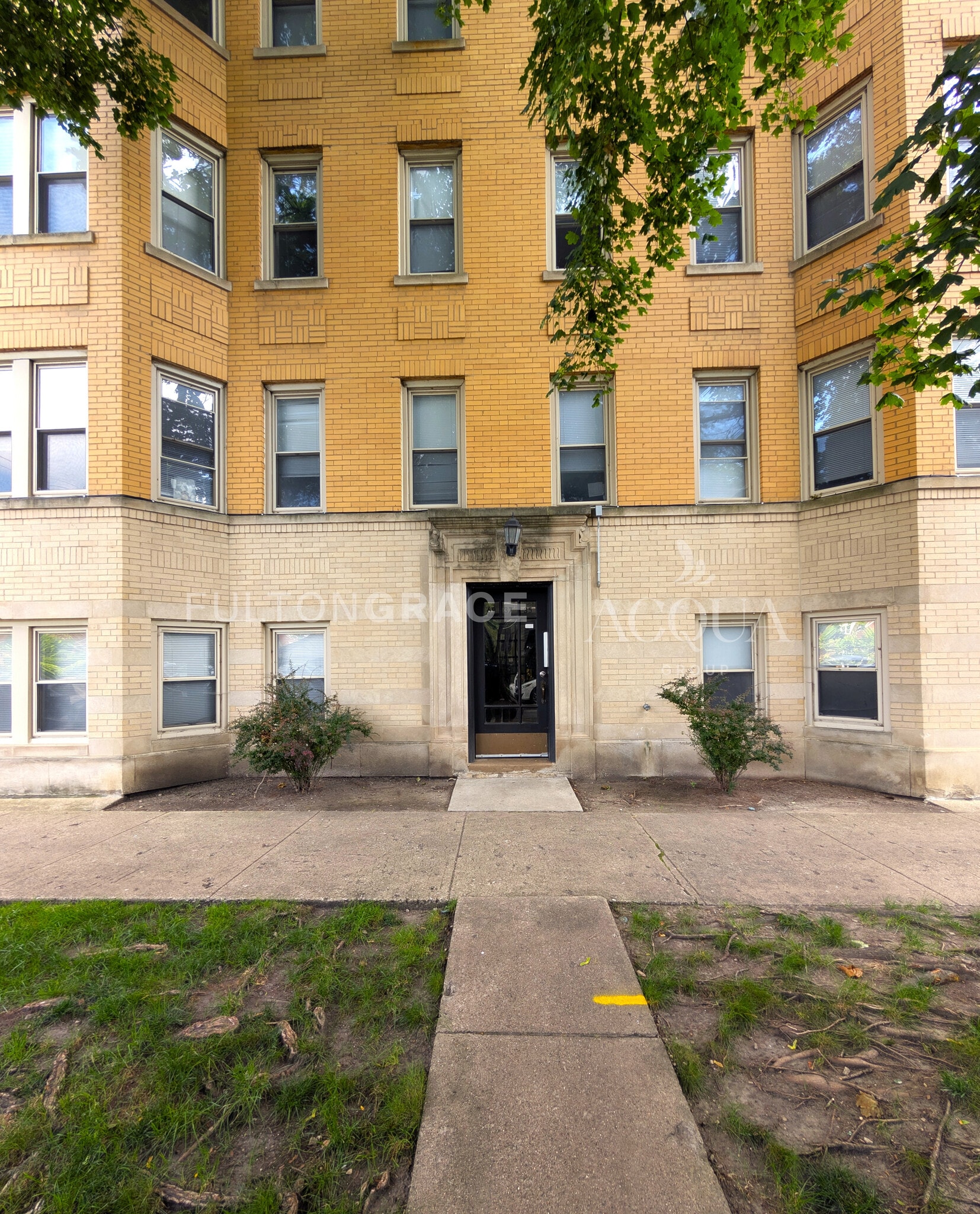 Building Photo - 6937 N Oakley Ave