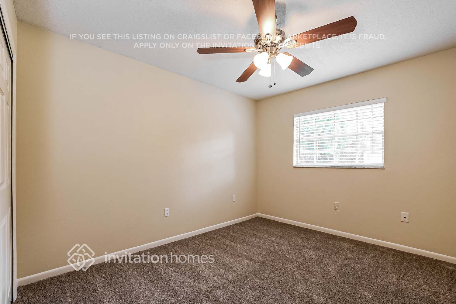 Building Photo - 984 Oak Dr