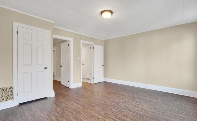 Building Photo - Coming Soon! Charming 4 Bedroom Home in York City!