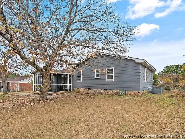 Building Photo - 729 Emerald Dr
