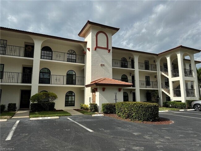 Primary Photo - 605 Augusta Blvd