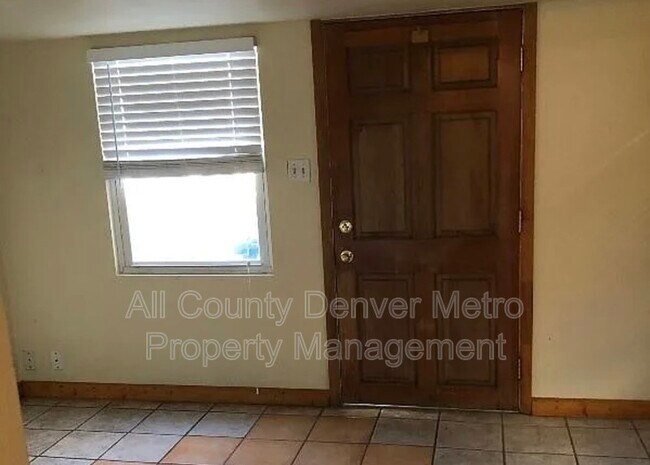 Building Photo - 831 Elati St