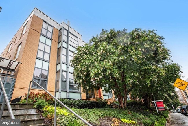 Building Photo - 1435 Chapin St NW