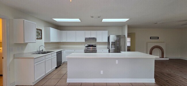 Building Photo - 3 BED/2.5 BATH IN LOVELY SCHERTZ! Less than 5 miles to Randolph AFB