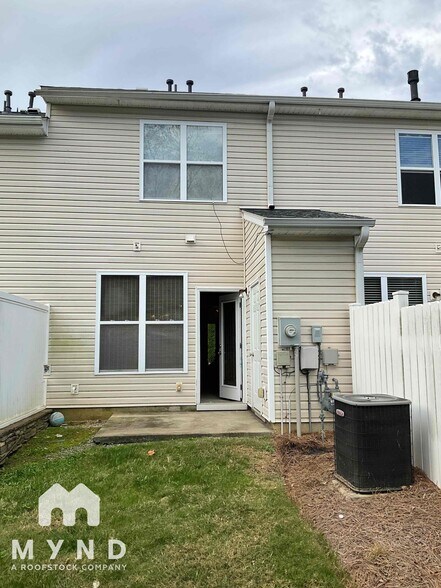 Building Photo - 47 Ledgerstone Ln