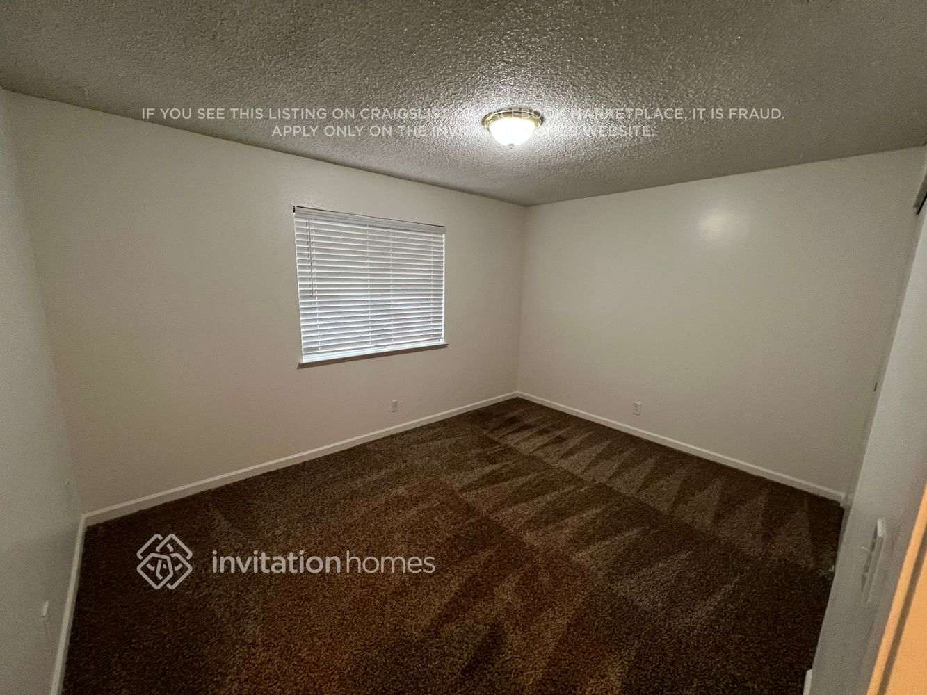 Building Photo - 460 Pelican Pl