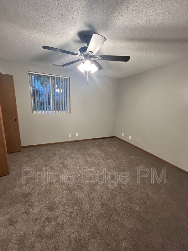 Building Photo - 4621 Prescott Ave