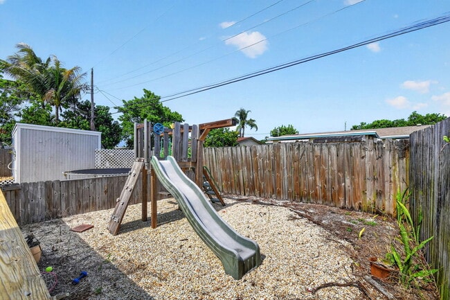 Building Photo - 318 Glen Arbor Terrace
