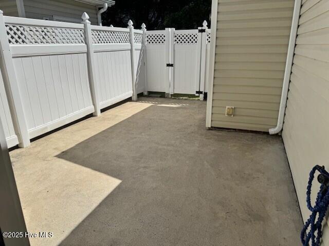 Building Photo - 130 Oak Towne Dr