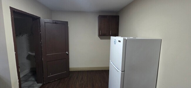 Building Photo - 2213 Avenue K