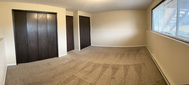 Building Photo - 1005