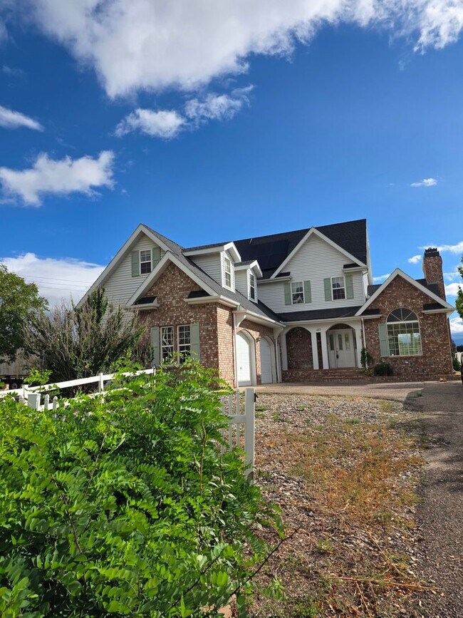 Building Photo - 123 S Rachel Ln