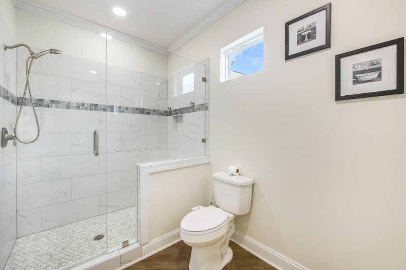 Building Photo - 10 Riker St