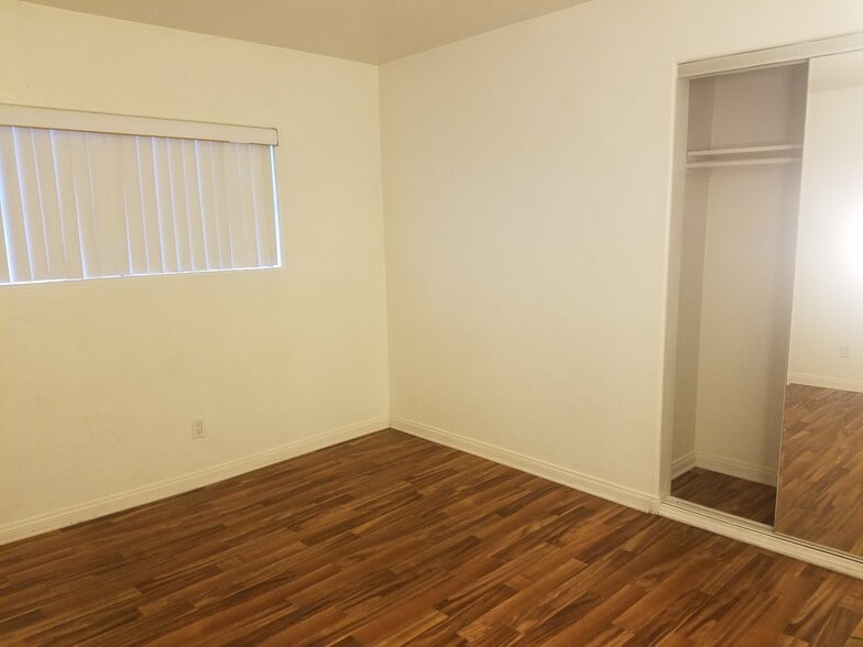 Building Photo - 420 S Evans St