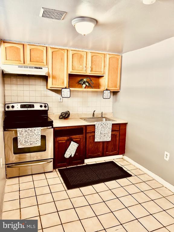 Building Photo - 2020 W 65th Ave