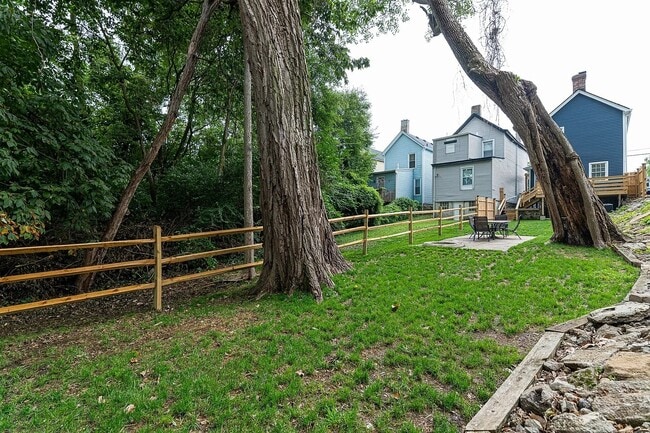 Building Photo - 1714 Brewster Ave