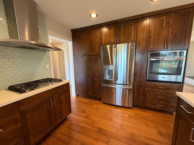 Building Photo - 1115 Balour Dr
