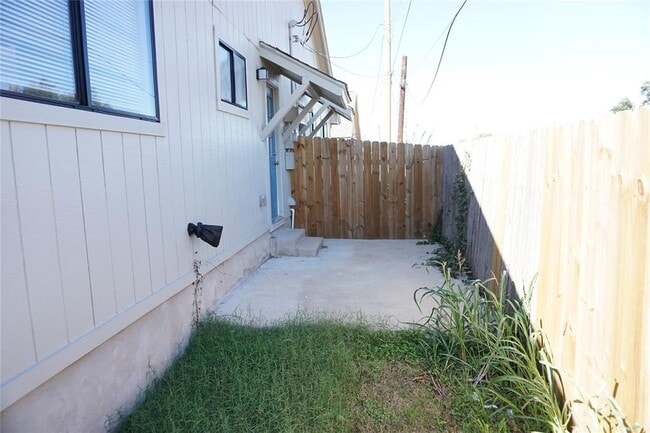 Building Photo - 1615 Whirlwind Trail