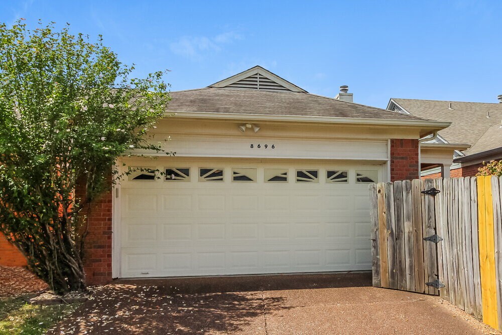 Building Photo - 8696 Eagle View Dr