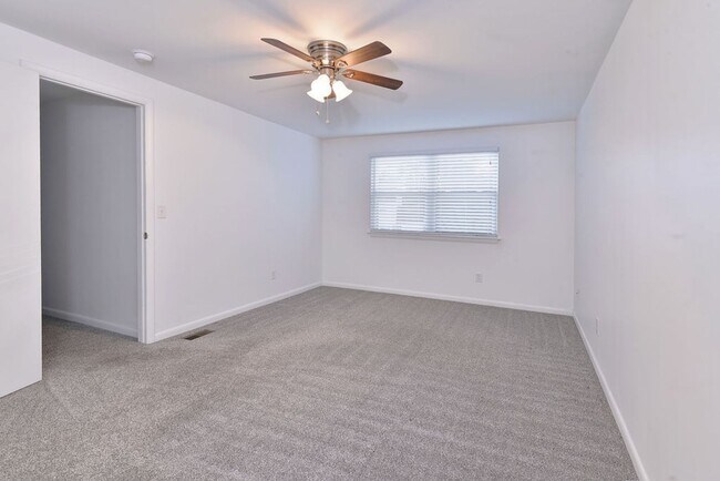 Building Photo - 812 Stony Dr