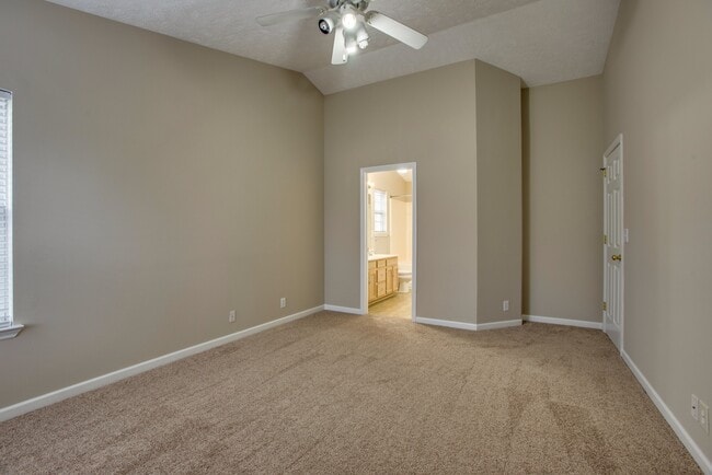 Building Photo - 7027 Penbrook Dr