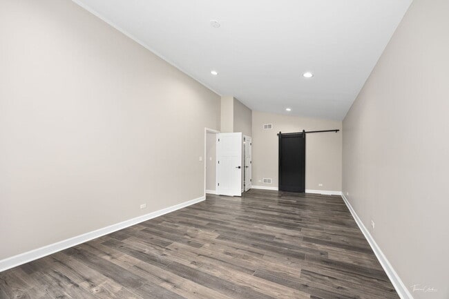 Building Photo - 9704 Captains Dr