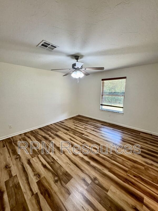 Building Photo - 11813 Larkdale Dr