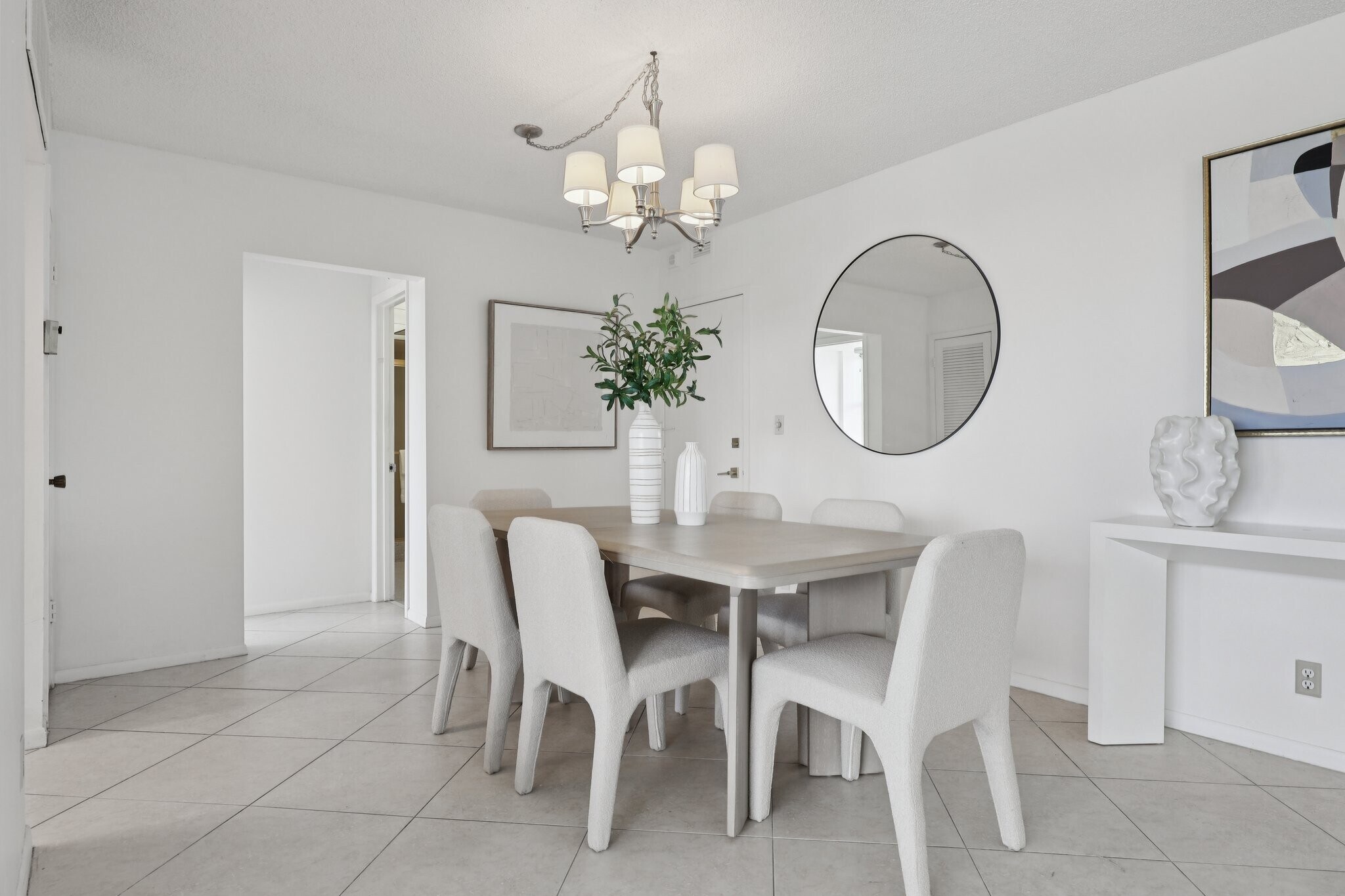 Building Photo - 2701 N Ocean Blvd