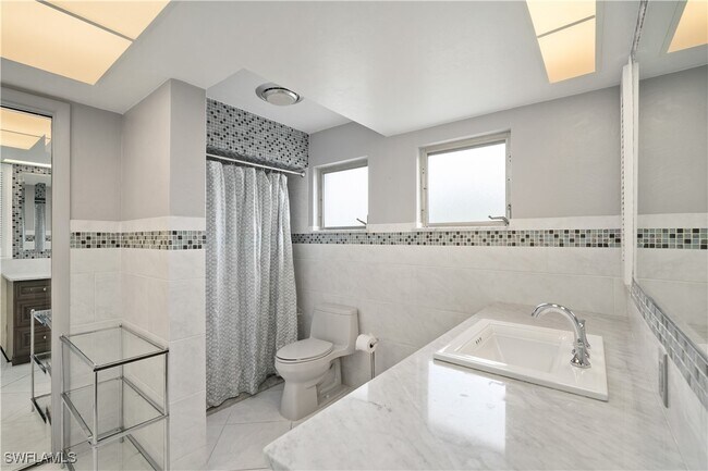 Building Photo - 1411 Whiskey Creek Dr