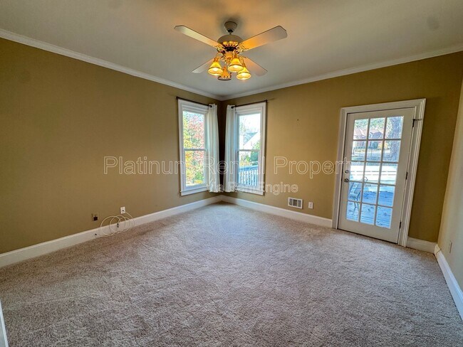 Building Photo - 425 Water Shadow Ln