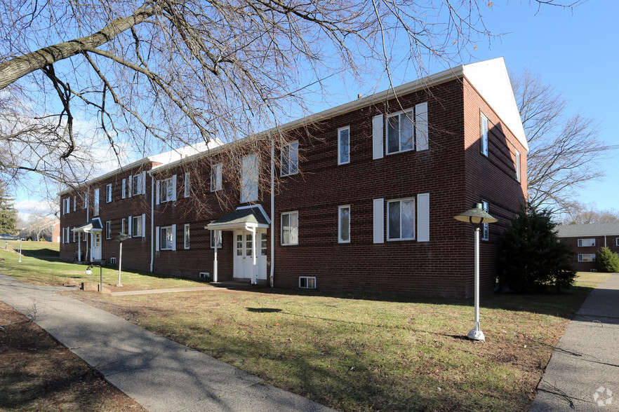 Primary Photo - Linden Apartments