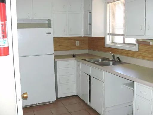 Building Photo - 609 Allen Dr