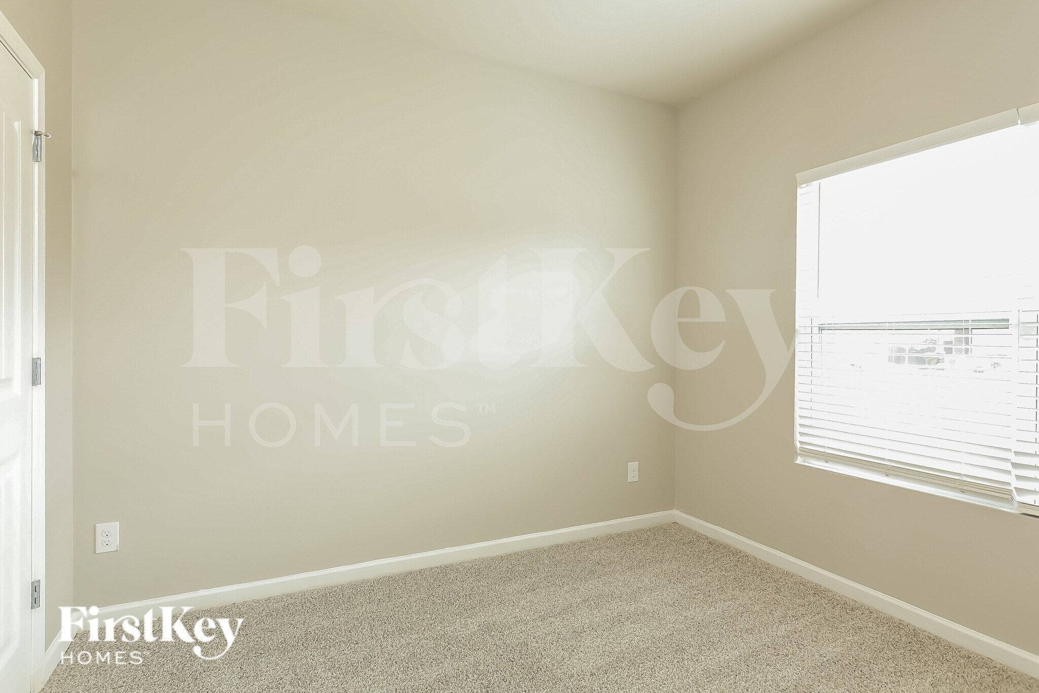 Building Photo - 5021 Bella Ct