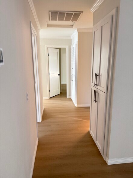 Building Photo - 6624 Trilby Ct