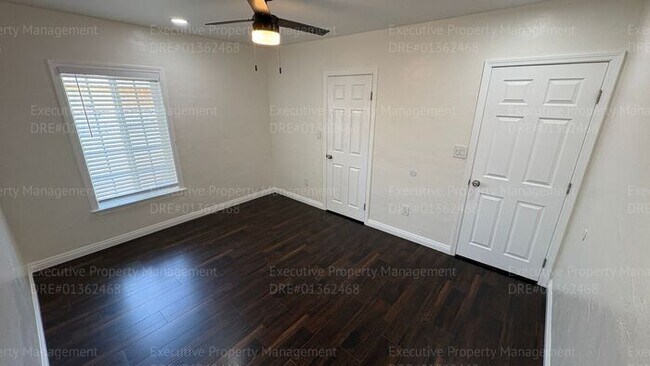 Building Photo - 2 bedroom 1 bathroom house located in the 93307 zipcode near E Brundage Ln/ Madison St
