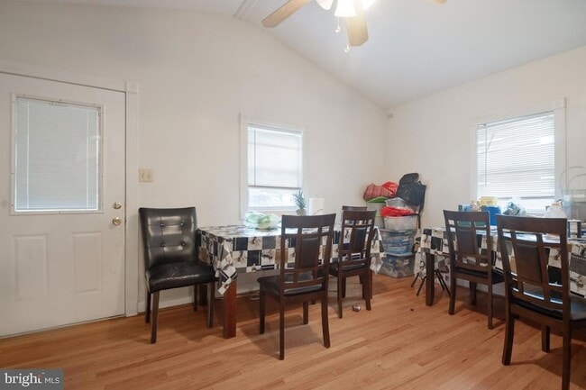Building Photo - 2025 Fairland Rd