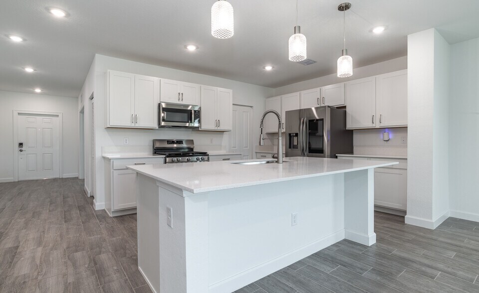 Building Photo - 6378 NW Windwood Way