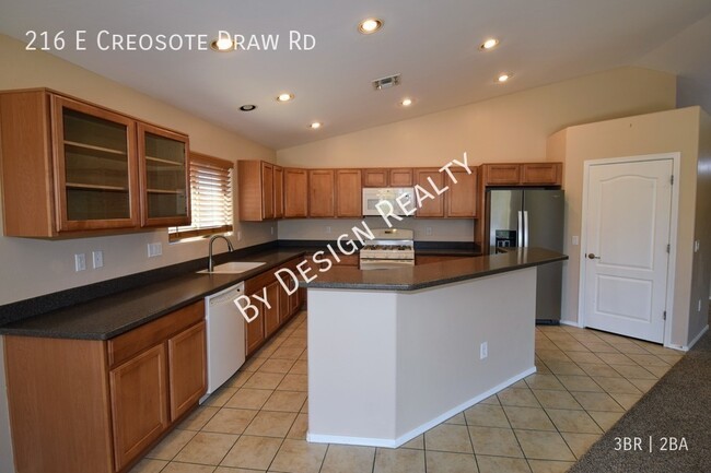 Building Photo - Corona De Tucson 3 Bed 2 Bath with Great V...