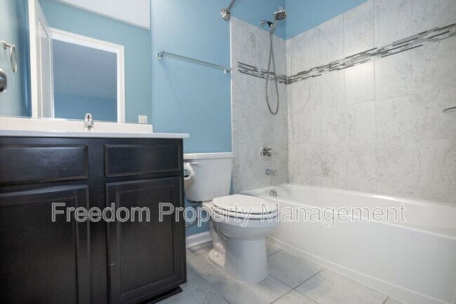 Building Photo - 2425 Morgans Point Dr