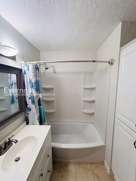 Building Photo - 10265 Gandy Blvd N