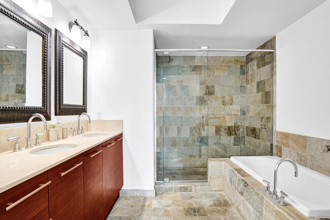 Building Photo - 2641 N Flamingo Rd